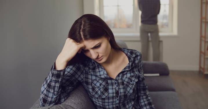Cómo superar una relación en la que tu pareja ya no muestra interés, según la psicología