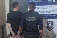 Dos hombres acuchillaron a otro para robarle el celular y fueron detenidos