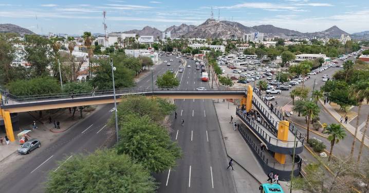 Puente peatonal del bulevar Luis Encinas divide opiniones entre jóvenes de la Universidad de Sonora