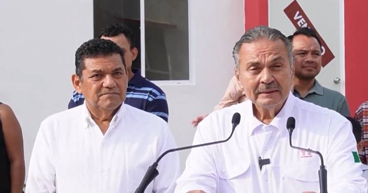 Infonavit entrega 80 viviendas en Tabasco