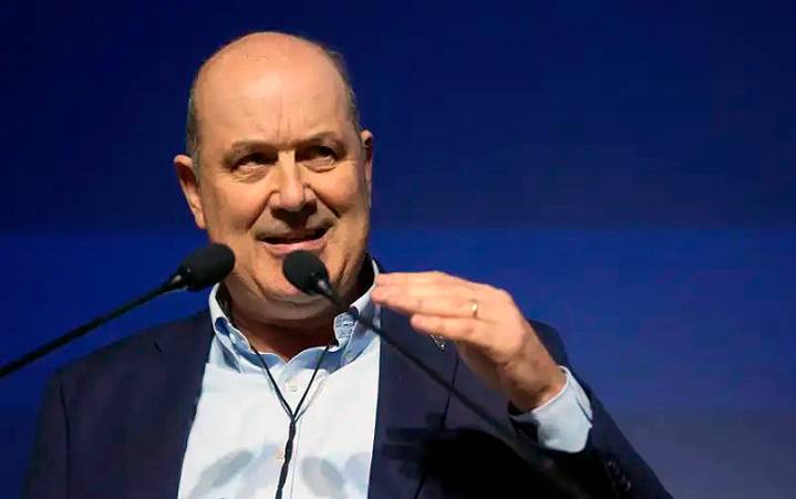 Sturzenegger insultó a los argentinos ante empresarios en el Coloquio de IDEA: “Somos unos pelotudos”