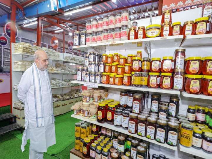 Amit Shah Advocates for Khadi and Swadeshi Revival on Gandhi Jayanti