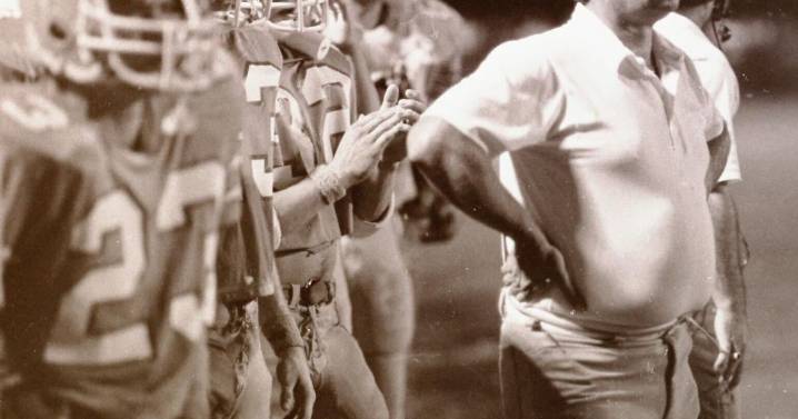 HISTORY WITH HAYES: Phil Robbins did it his way. The winning way. Remembering a coach who was One of One