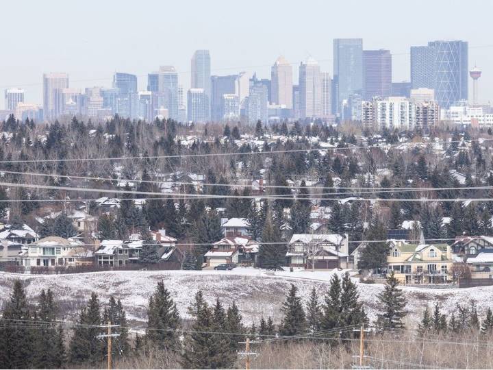 Albertans most likely to face choice between groceries, heating homes