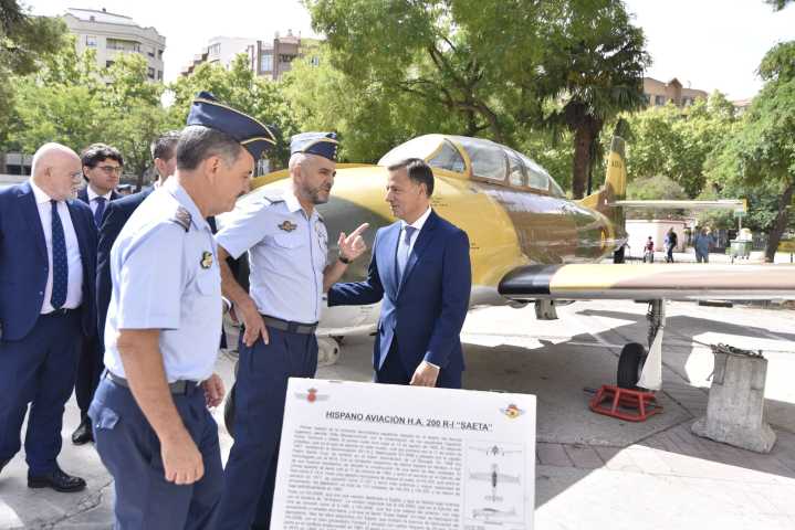 Albacete honrará a su Base Aérea con la colocación de un avión Mirage en una rotonda ubicada al final de la Avenida de España