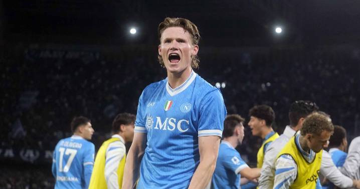 Scott McTominay responds to bombshell Napoli exit claim by showing the world his true colours