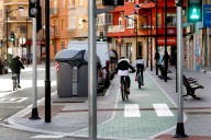 Un patinete atropella a una mujer en un carril bici