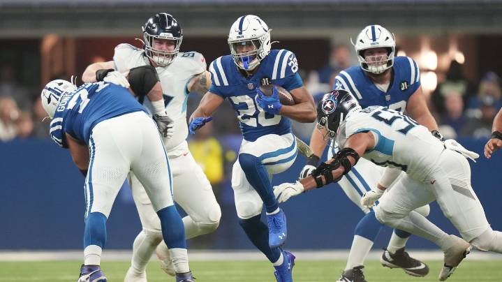 Jonathan Taylor scores 3 TDs as Colts pound Titans 38-14 and move to NFL