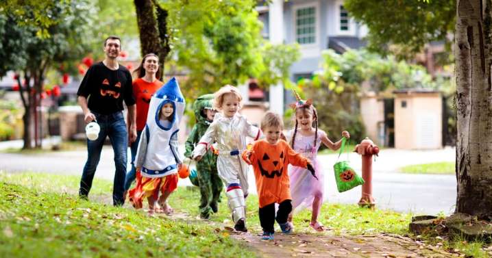 What are the trick-or-treat times in metro Detroit for Halloween 2025?