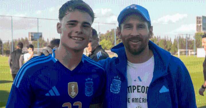 «Grande, Toto»: el saludo de Messi a Silvetti, autor del gol de Argentina en el Mundial Sub 20