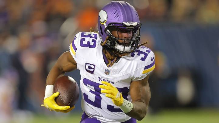 Vikings activate RB Aaron Jones ahead of Charges' game