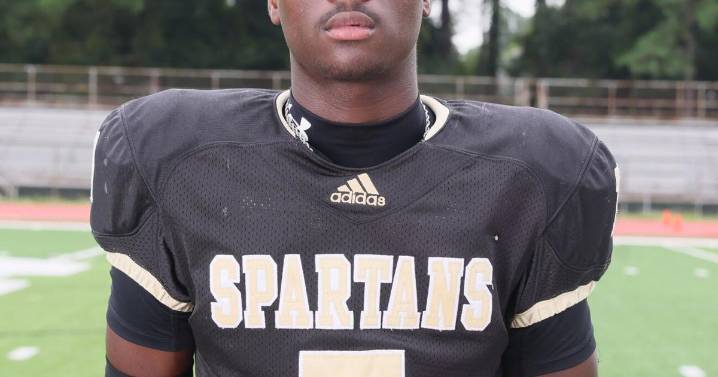 The winner of the Salmen-Fontainebleau game got back on track in District 7