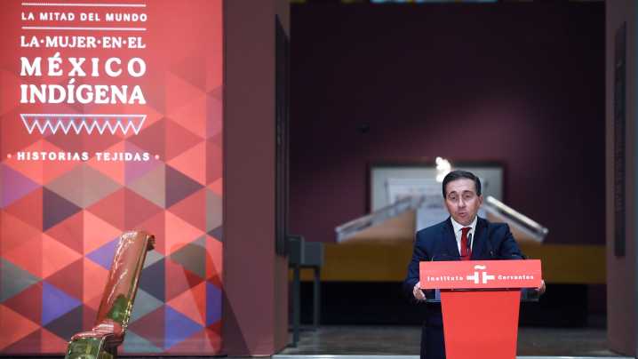 Albares reconoce "el dolor y la injusticia" provocado a los "pueblos originarios mexicanos"