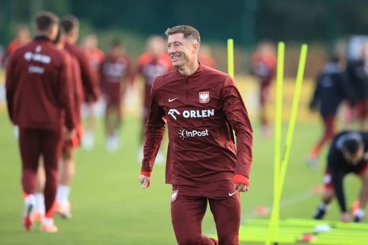 Lewandowski sufre una rotura en el bíceps femoral y se suma a la lista de bajas de Flick