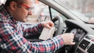 Las cuatro cosas que sí o sí debe tener en cuenta a la hora de comprar un carro usado: evite dolores de cabeza por confiado
