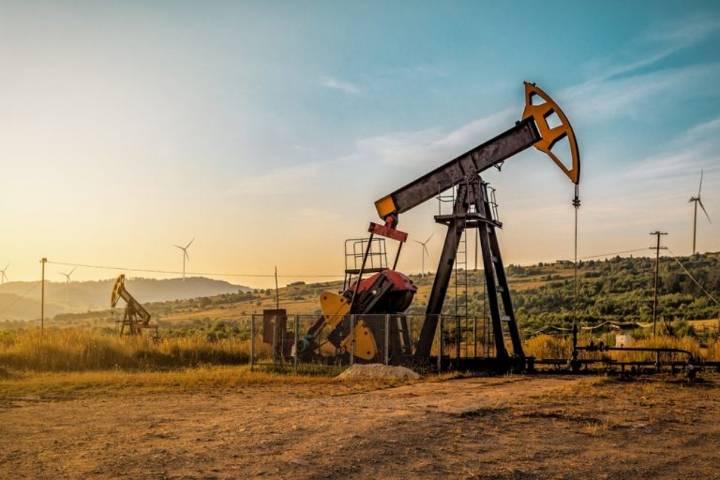 APA Stock Price Prediction 2025, 2026 & 2030: Analyst Targets & Quantum Computing Outlook • Benzinga