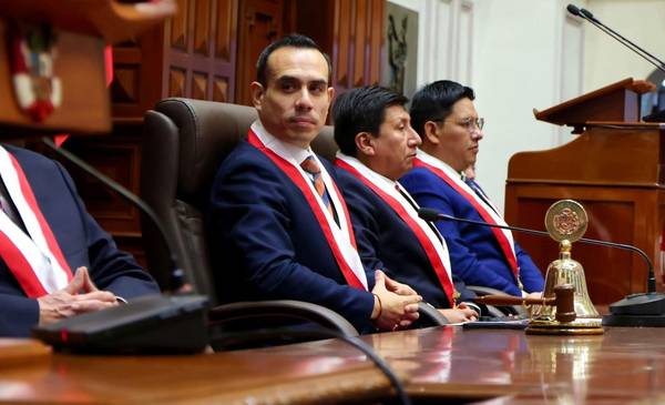Presentaron una moción de censura contra el presidente de Perú