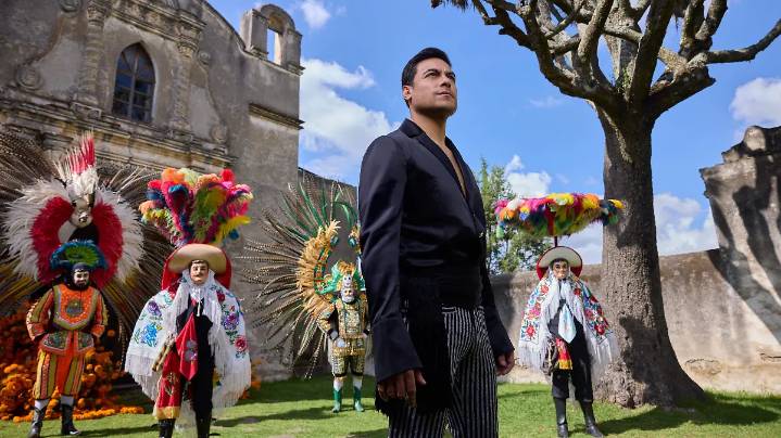 ¿Qué no puede faltar en la ofrenda de Carlos Rivera?