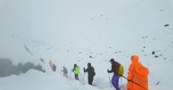 Evacuan a 350 senderistas en el Everest por una tormenta de nieve