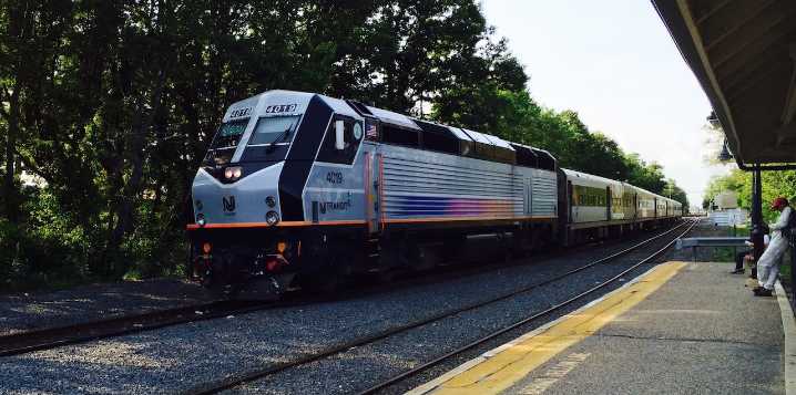 Man fatally struck by NJ Transit train in Jersey Shore town
