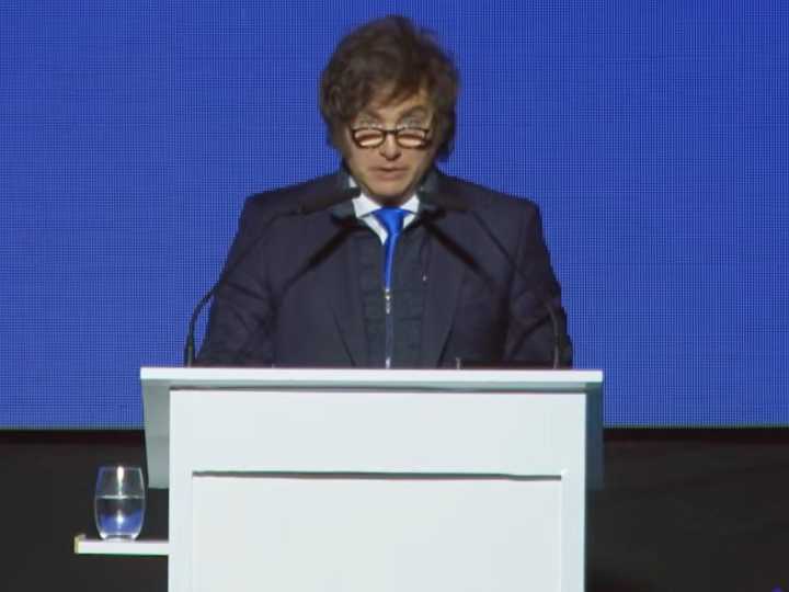 Javier Milei felicitó a Corina Machado por el Premio Nobel de la Paz: "Gracias por pelear contra la narcodictadura de Venezuela"
