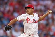 Mets should try to sign star lefty as a free agent, per analyst