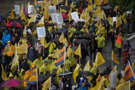 Striking B.C. public service workers expand pickets again to more liquor stores