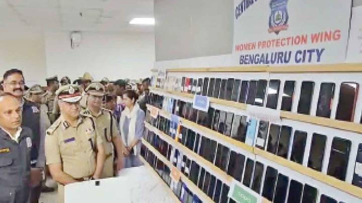 Police recover 894 stolen mobile phones through CEIR portal