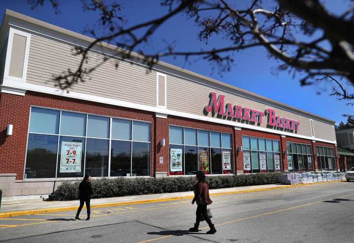 Police assist in birth outside of Market Basket