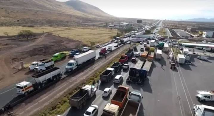 Toman carreteras, casetas y vías férreas por abandono a campo