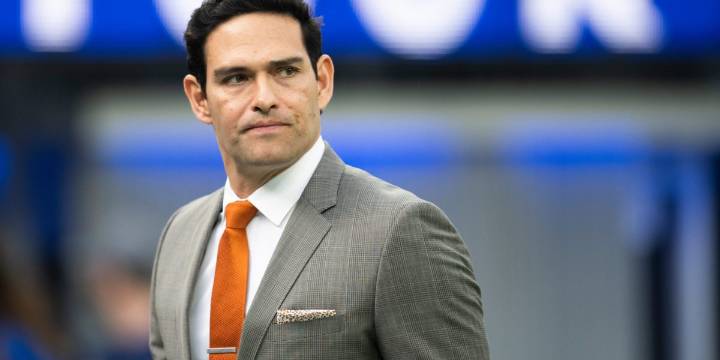 69-year-old trucker who stabbed Mark Sanchez sues the former QB and Fox: 'We are literally talking about people fighting over a parking space'