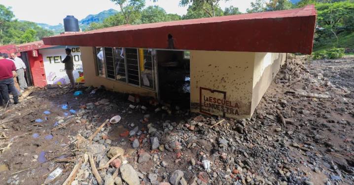 Aumenta a 18 la cifra de muertos por lluvias en Puebla; autoridades mantienen labores de rescate