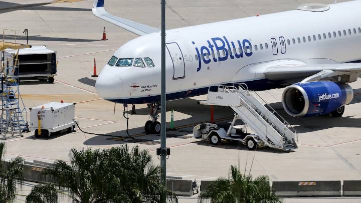 JetBlue passengers hospitalized after emergency landing in Tampa