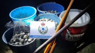 Gardacostas decomisa más de 30 kilos de almeja babosa en la ría de Ferrol en un nuevo operativo contra el furtivismo