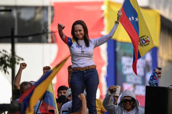 Cómo el Nobel de la Paz a Machado aumenta  la presión contra el régimen de Maduro