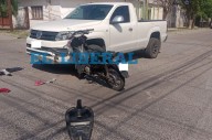 Barrio Primera Junta: El conductor de una camioneta chocó a un motociclista: terminó lesionado