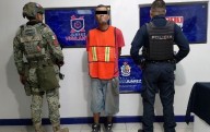 Por falta administrativa descubren a prófugo de la justicia