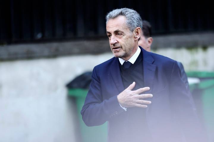 El expresidente de Francia Nicolas Sarkozy entra a prisión para cumplir su condena de cinco años