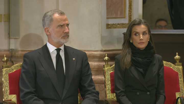Os reis e Sánchez saudarán no funeral aos familiares das vítimas da DINA