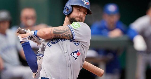 Lukes in for Schneider in left field as Blue Jays tinker with lineup for Game 4