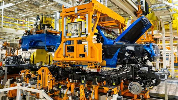 EU le arrebata producción automotriz a Canadá: Stellantis moverá el Jeep Compass a Illinois e invertirá 13 mil mdd en Estados Unidos