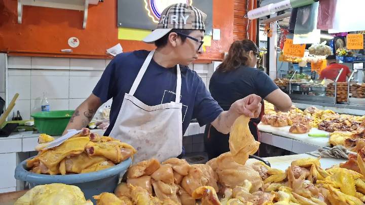Venta de pollo aumentaría por Día de Muertos; es ingrediente de muchos platillos