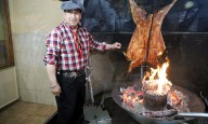 Cincuenta corderos asados en la costanera: la meta de Bernardo Pincol para las Jornadas