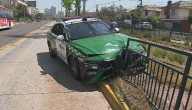 Delincuentes iban con lactante a bordo: persecución termina con patrulla accidentada en Ñuñoa