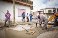 Operativo integral de limpieza y tareas de bacheo en Bernal Oeste