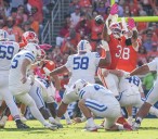 Deadspin | SMU stays perfect in ACC with win over Clemson