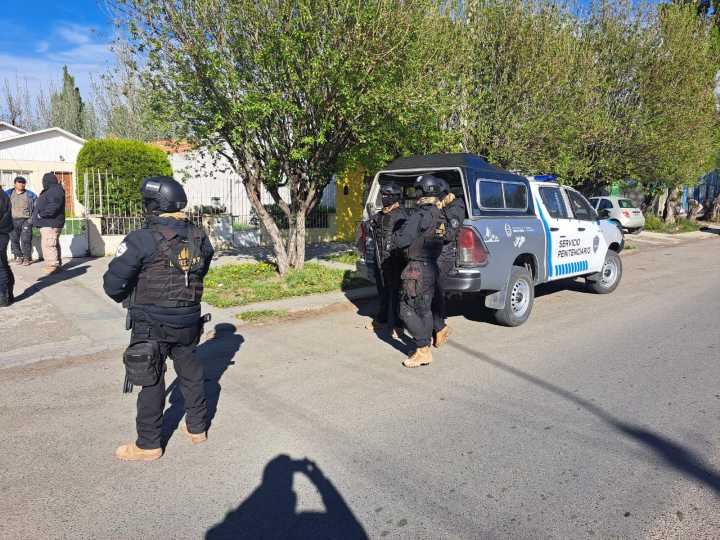 Río Gallegos: amplio operativo con detenidos, drogas y armas secuestradas