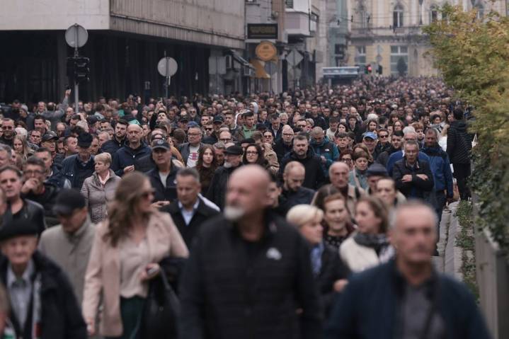 A voice that broke down barriers: Crowds fill Sarajevo to mourn beloved folk singer