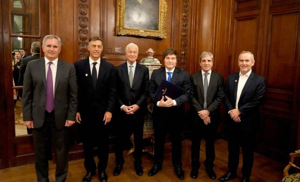 Milei cenó con la cúpula de JP Morgan y Quirno se mostró como canciller