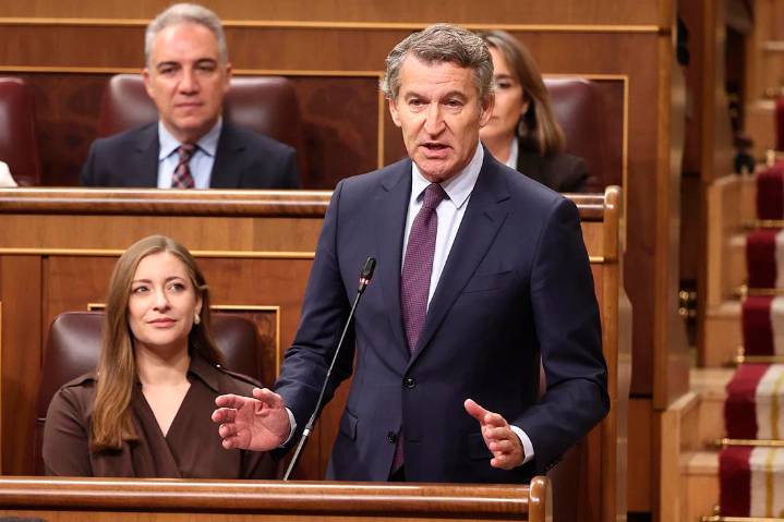 Feijóo pregunta a Sánchez si el PSOE se ha financiado ilegalmente y el presidente lo niega con rotundidad: «No»